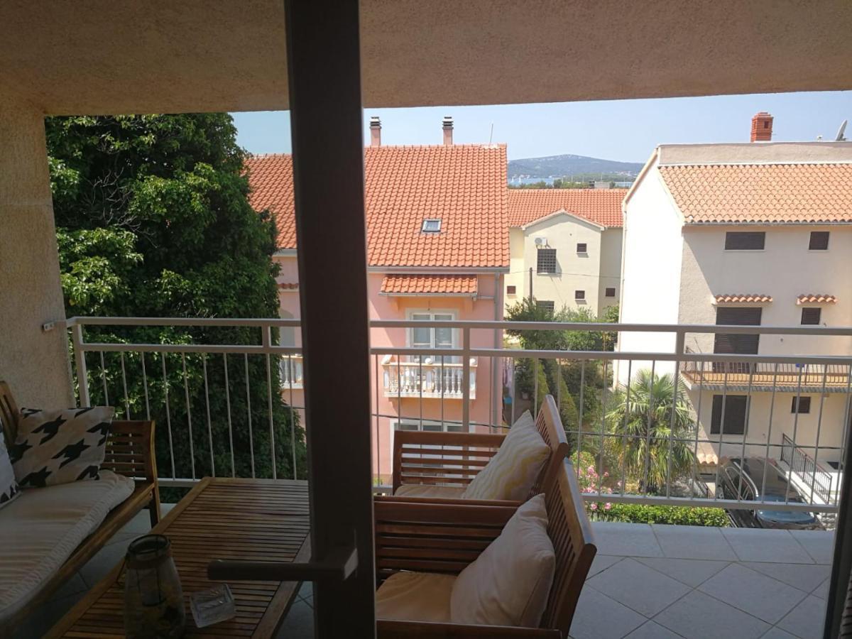Apartmani Nea Biograd Na Moru Exteriör bild