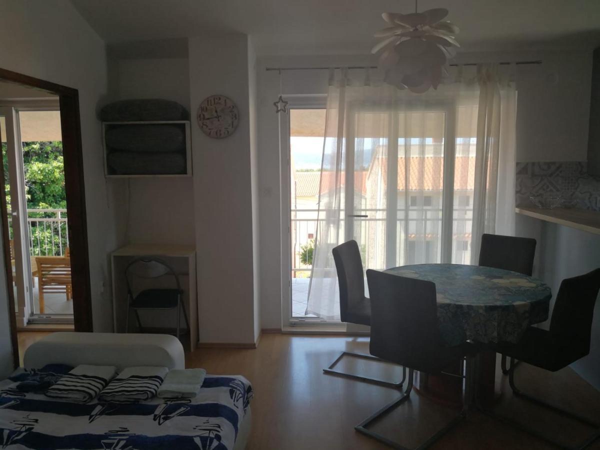 Apartmani Nea Biograd Na Moru Exteriör bild