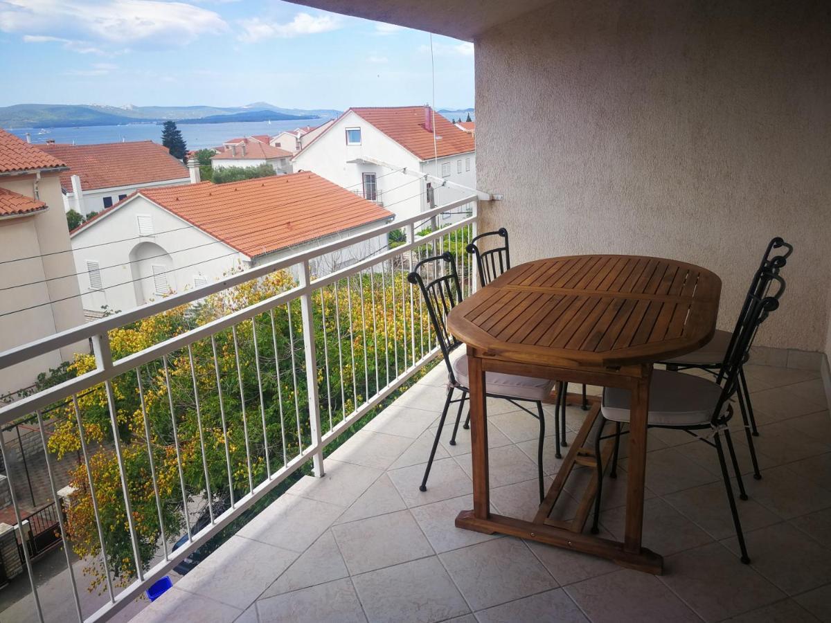 Apartmani Nea Biograd Na Moru Exteriör bild