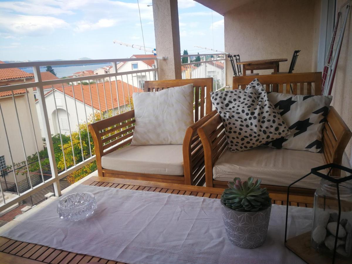 Apartmani Nea Biograd Na Moru Exteriör bild