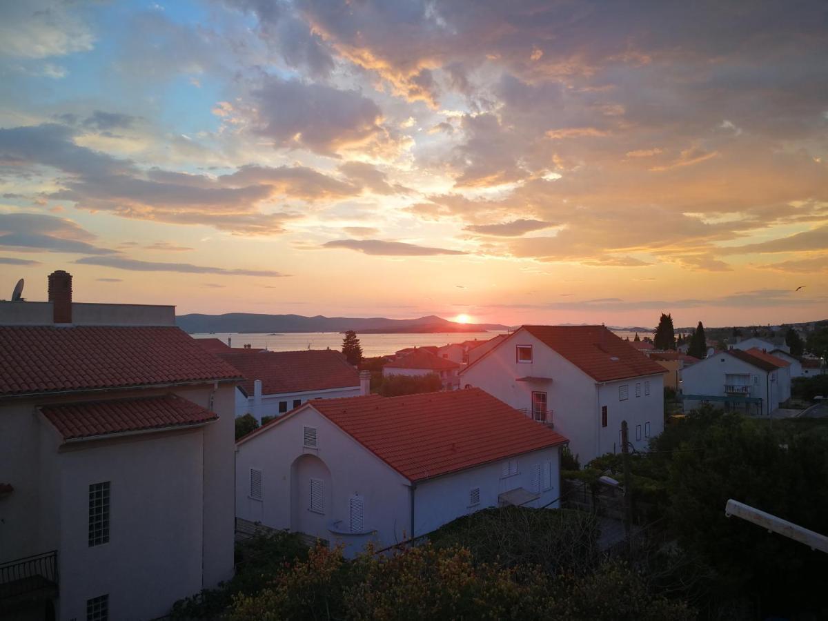 Apartmani Nea Biograd Na Moru Exteriör bild