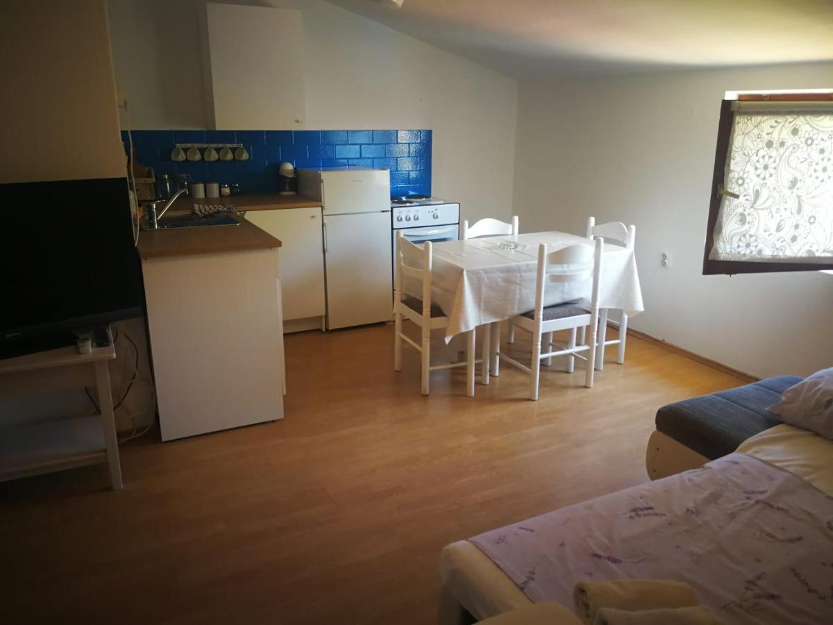 Apartmani Nea Biograd Na Moru Exteriör bild