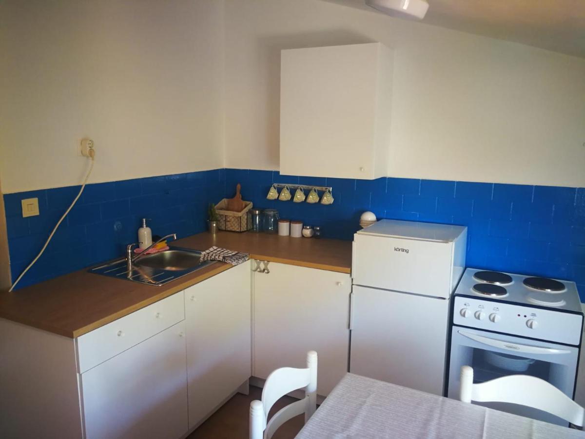 Apartmani Nea Biograd Na Moru Exteriör bild